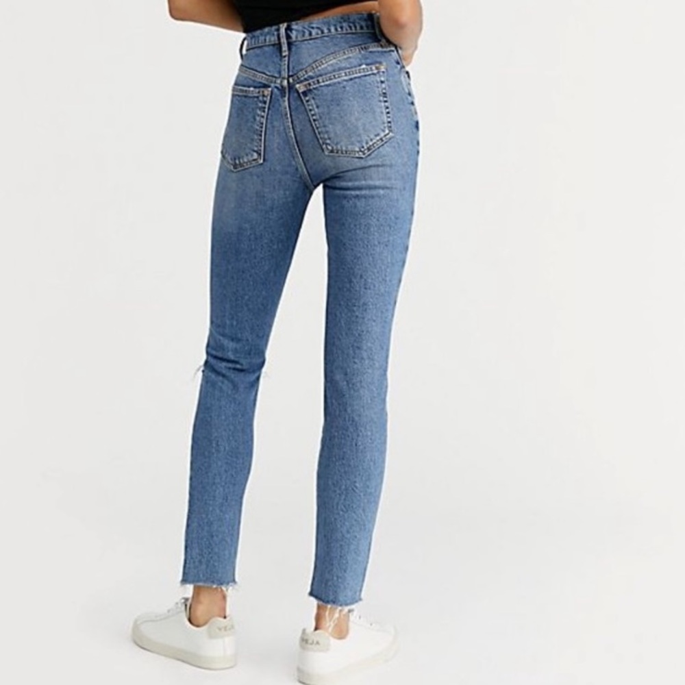 We The Free Hi Rise Distressed Stella Jeans - Picture 2 of 7
